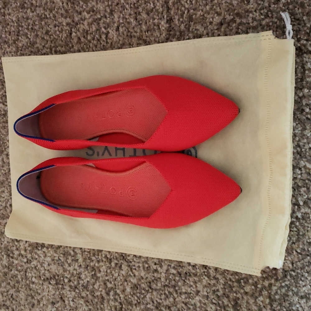 Coral Rothy's point shoes, size 8